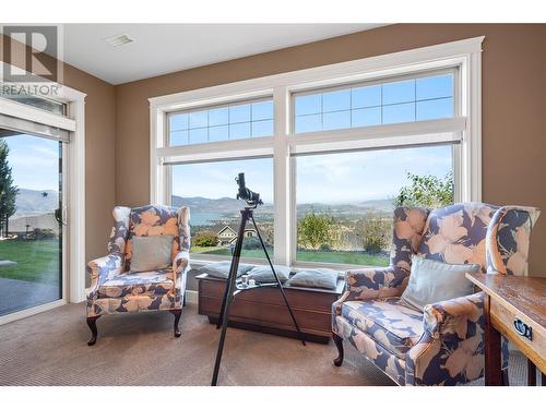 1014 Hewetson Avenue, Kelowna, BC - Indoor