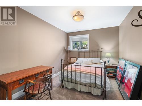 1014 Hewetson Avenue, Kelowna, BC - Indoor Photo Showing Bedroom