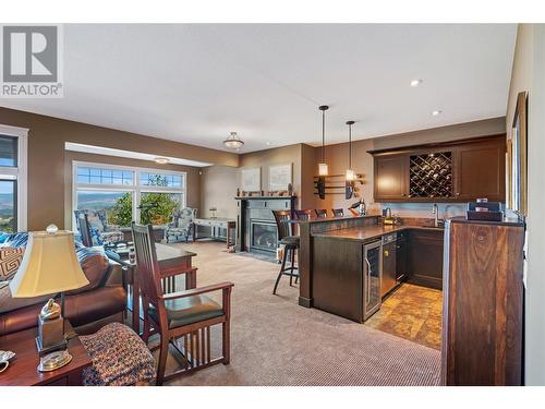 1014 Hewetson Avenue, Kelowna, BC - Indoor