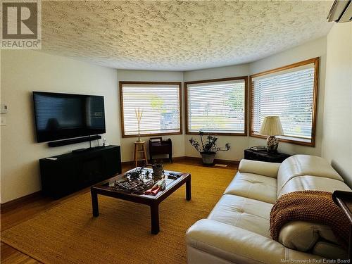 475 Carter, Bathurst, NB - Indoor Photo Showing Living Room