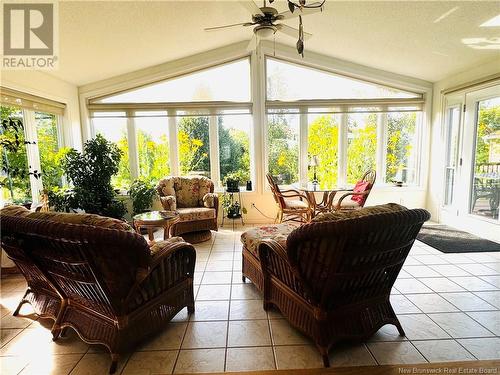 475 Carter, Bathurst, NB - Indoor Photo Showing Living Room