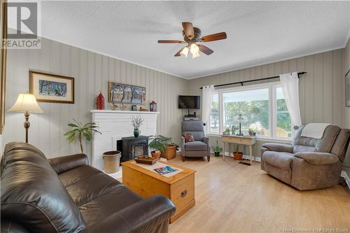 458 Ledge Road, Crocker Hill, NB - Indoor Photo Showing Living Room