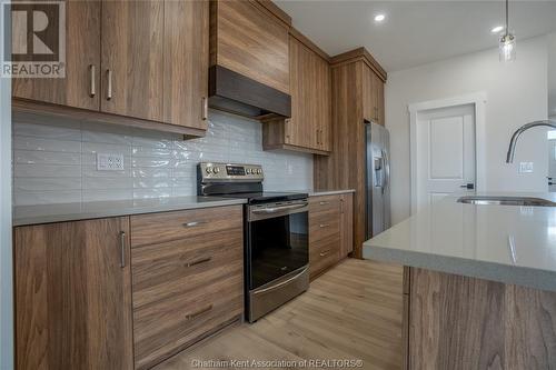 25 Duskridge Road, Chatham, ON - Indoor Photo Showing Kitchen