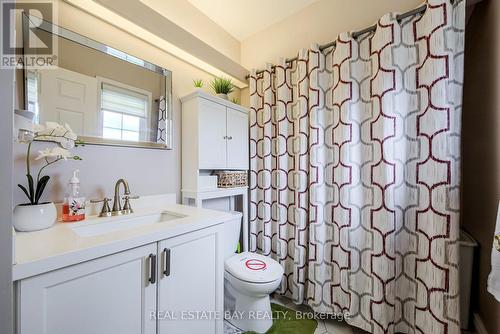 12 - 1735 Walnut Lane, Pickering (Town Centre), ON - Indoor Photo Showing Bathroom