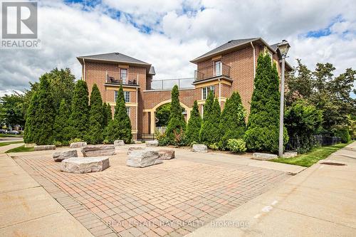 12 - 1735 Walnut Lane, Pickering (Town Centre), ON - Outdoor