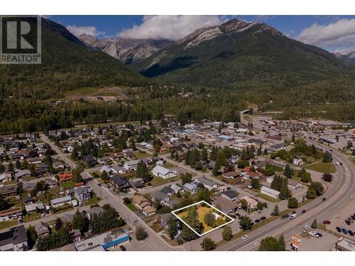 1321 7Th  Avenue, Fernie, BC 