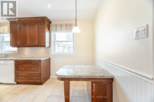 44 Maple Avenue N, Mississauga, ON - Indoor Photo Showing Kitchen