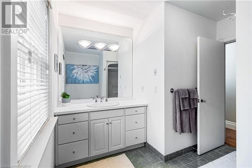 170 4Th Street W, Owen Sound, ON - Indoor Photo Showing Bathroom