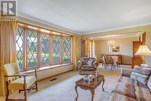 17988 Thorndale Road, Thames Centre (Thorndale), ON - Indoor Photo Showing Living Room