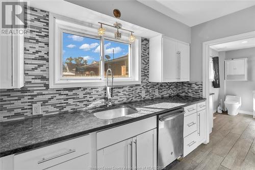 1068 Ford, Windsor, ON - Indoor Photo Showing Kitchen With Upgraded Kitchen