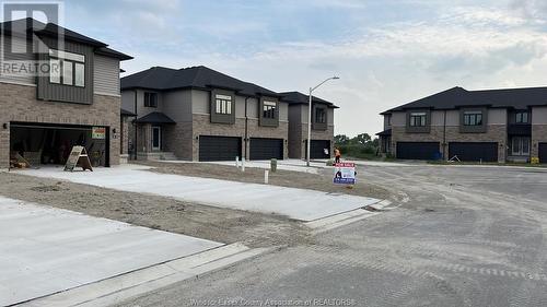 20 Betty Court, Chatham, ON - Outdoor With Facade