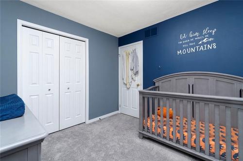 Bedroom B - 734 Dunn Avenue, Hamilton, ON - Indoor Photo Showing Bedroom