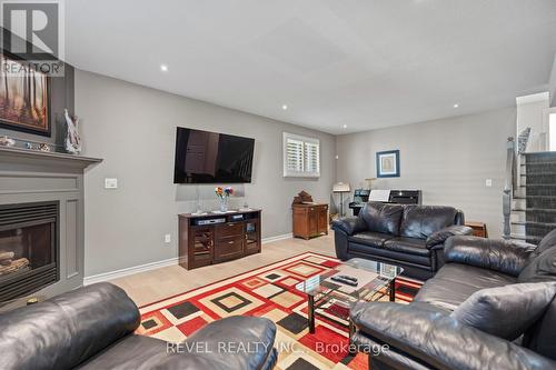 4045 Fieldstone Avenue, Niagara Falls, ON - Indoor Photo Showing Living Room With Fireplace