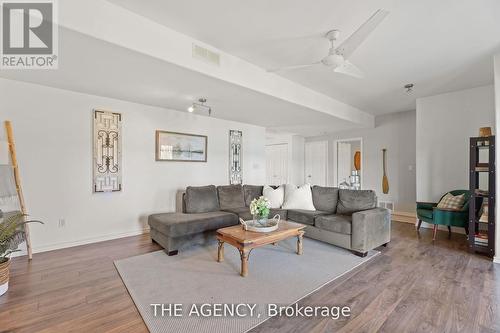 121 North Deer Lake, Huntsville, ON - Indoor Photo Showing Living Room