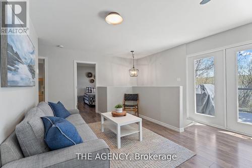 121 North Deer Lake, Huntsville, ON - Indoor Photo Showing Living Room