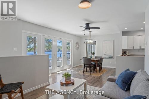 121 North Deer Lake, Huntsville, ON - Indoor Photo Showing Living Room