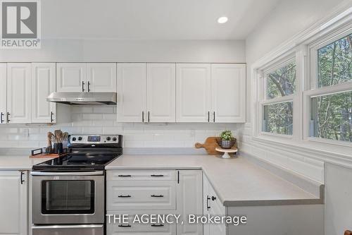 121 North Deer Lake, Huntsville, ON - Indoor Photo Showing Kitchen