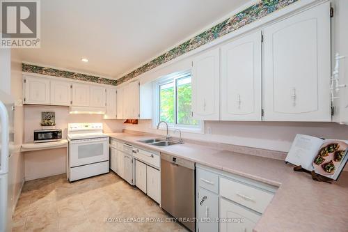 262 John Street, Centre Wellington (Elora/Salem), ON - Indoor Photo Showing Kitchen With Double Sink