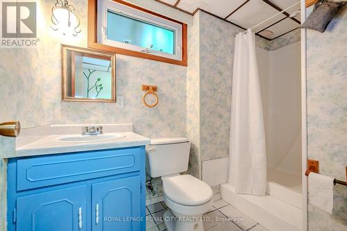 262 John Street, Centre Wellington (Elora/Salem), ON - Indoor Photo Showing Bathroom