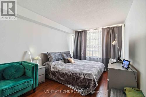 611 - 285 Enfield Place, Mississauga (City Centre), ON - Indoor Photo Showing Bedroom