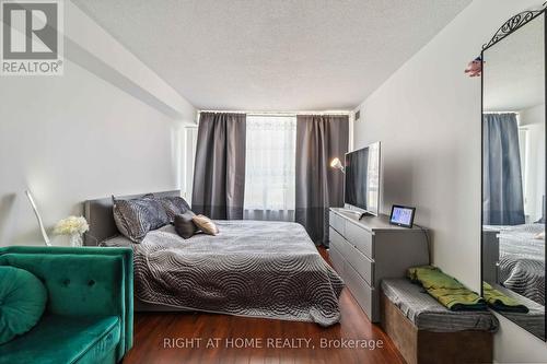 611 - 285 Enfield Place, Mississauga (City Centre), ON - Indoor Photo Showing Bedroom