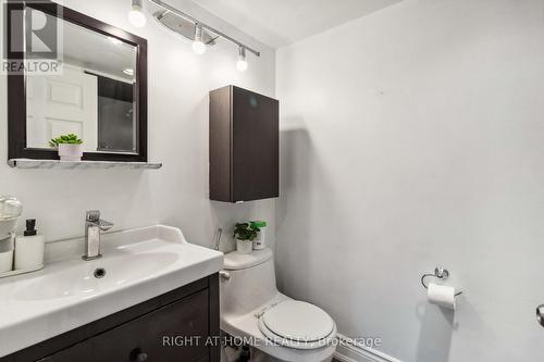 611 - 285 Enfield Place, Mississauga (City Centre), ON - Indoor Photo Showing Bathroom