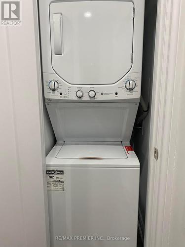 8 Marlborough Road, Guelph (Exhibition Park), ON - Indoor Photo Showing Laundry Room