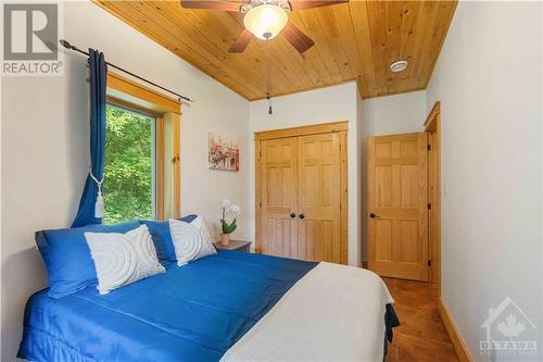 698 Moffat Street, Pembroke, ON - Indoor Photo Showing Bedroom