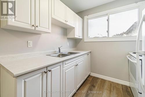 62 - 996 Sydenham Road, Peterborough (Ashburnham), ON - Indoor Photo Showing Kitchen With Double Sink