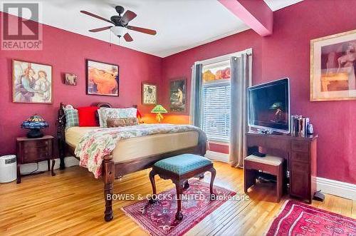 572 Charlotte Street, Peterborough (Downtown), ON - Indoor Photo Showing Bedroom