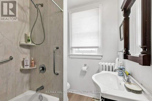 36 Hadley Road, Toronto (Mount Pleasant East), ON - Indoor Photo Showing Bathroom