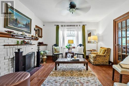 36 Hadley Road, Toronto (Mount Pleasant East), ON - Indoor Photo Showing Living Room With Fireplace