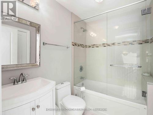 38A North Woodrow Boulevard, Toronto (Birchcliffe-Cliffside), ON - Indoor Photo Showing Bathroom