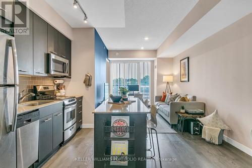 406 - 2055 Danforth Avenue, Toronto (Woodbine Corridor), ON - Indoor Photo Showing Kitchen