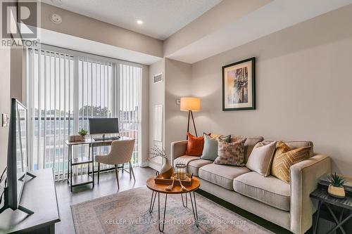 406 - 2055 Danforth Avenue, Toronto (Woodbine Corridor), ON - Indoor Photo Showing Living Room