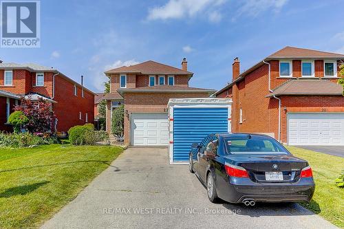 27 Pine Bough Manor, Richmond Hill (Devonsleigh), ON - Outdoor