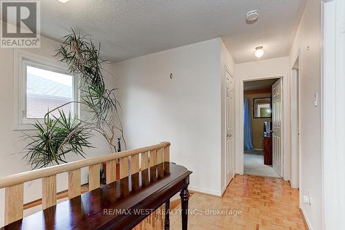 27 Pine Bough Manor, Richmond Hill (Devonsleigh), ON - Indoor Photo Showing Other Room