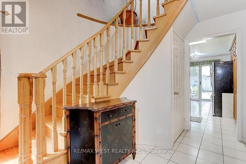 27 Pine Bough Manor, Richmond Hill (Devonsleigh), ON - Indoor Photo Showing Other Room