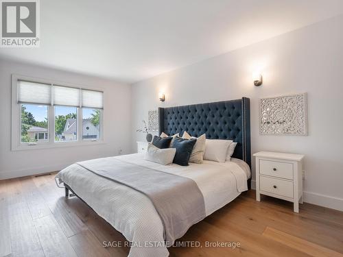 2308 Victoria Street S, Innisfil (Stroud), ON - Indoor Photo Showing Bedroom