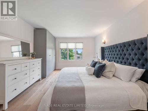 2308 Victoria Street S, Innisfil (Stroud), ON - Indoor Photo Showing Bedroom