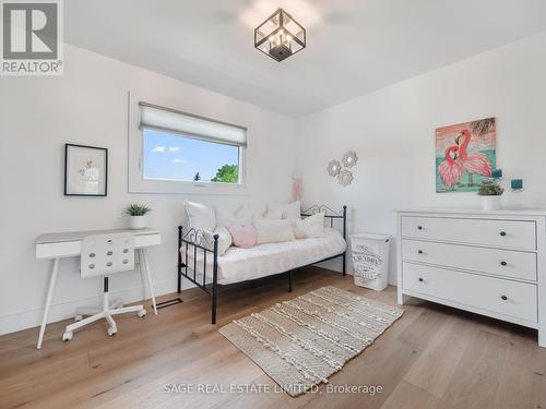 2308 Victoria Street S, Innisfil (Stroud), ON - Indoor Photo Showing Bedroom