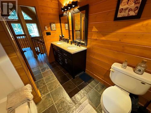 87 Larson Road, Christina Lake, BC - Indoor Photo Showing Bathroom