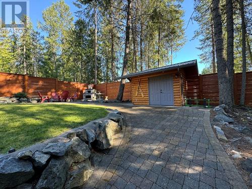 87 Larson Road, Christina Lake, BC - Outdoor