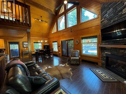 87 Larson Road, Christina Lake, BC - Indoor Photo Showing Living Room With Fireplace