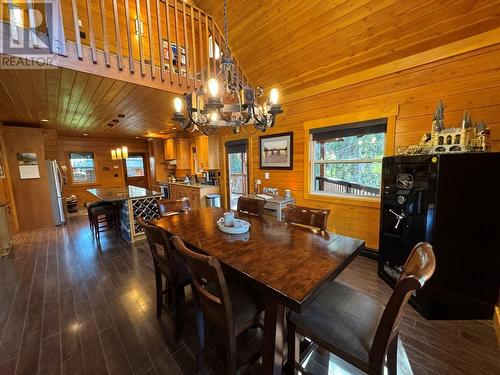 87 Larson Road, Christina Lake, BC - Indoor Photo Showing Dining Room