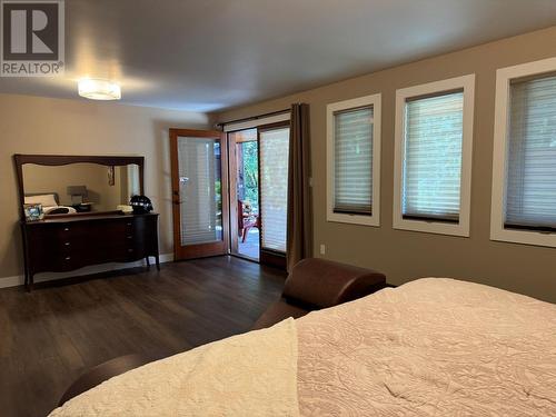 87 Larson Road, Christina Lake, BC - Indoor Photo Showing Bedroom