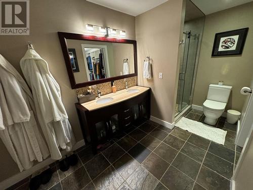 87 Larson Road, Christina Lake, BC - Indoor Photo Showing Bathroom