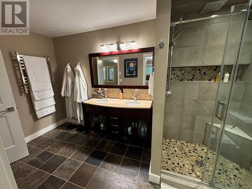 87 Larson Road, Christina Lake, BC - Indoor Photo Showing Bathroom