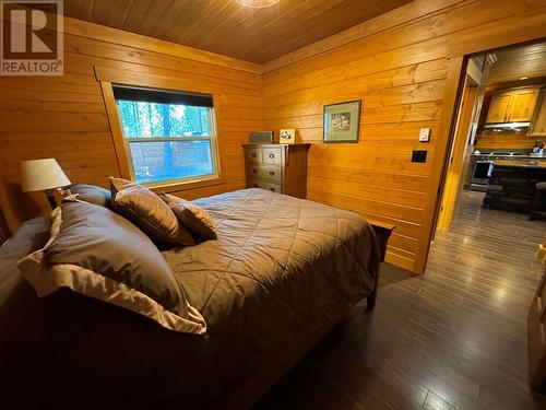 87 Larson Road, Christina Lake, BC - Indoor Photo Showing Bedroom