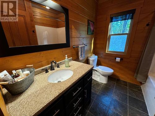 87 Larson Road, Christina Lake, BC - Indoor Photo Showing Bathroom